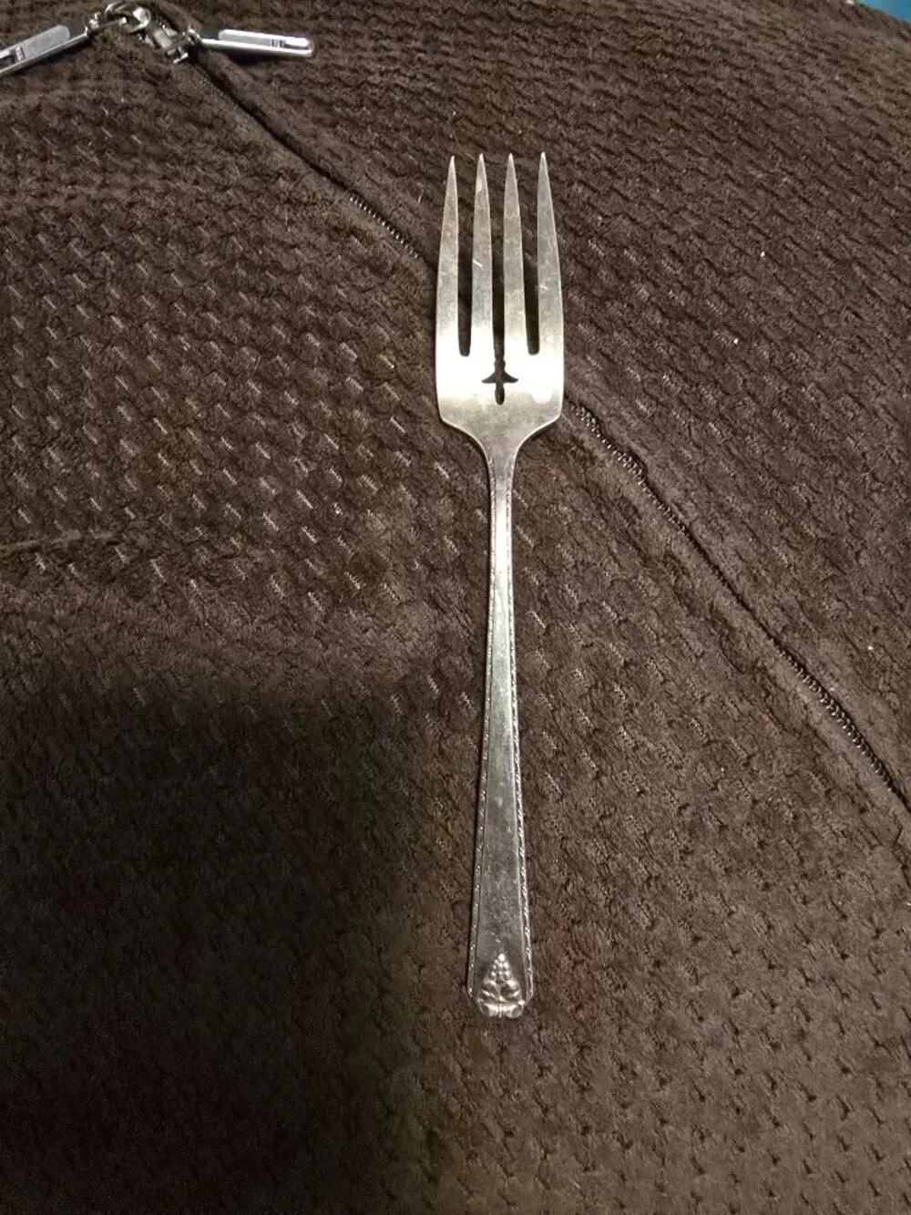 1945 Oneida Prestige Bordeaux Silver Plate Salad Fork